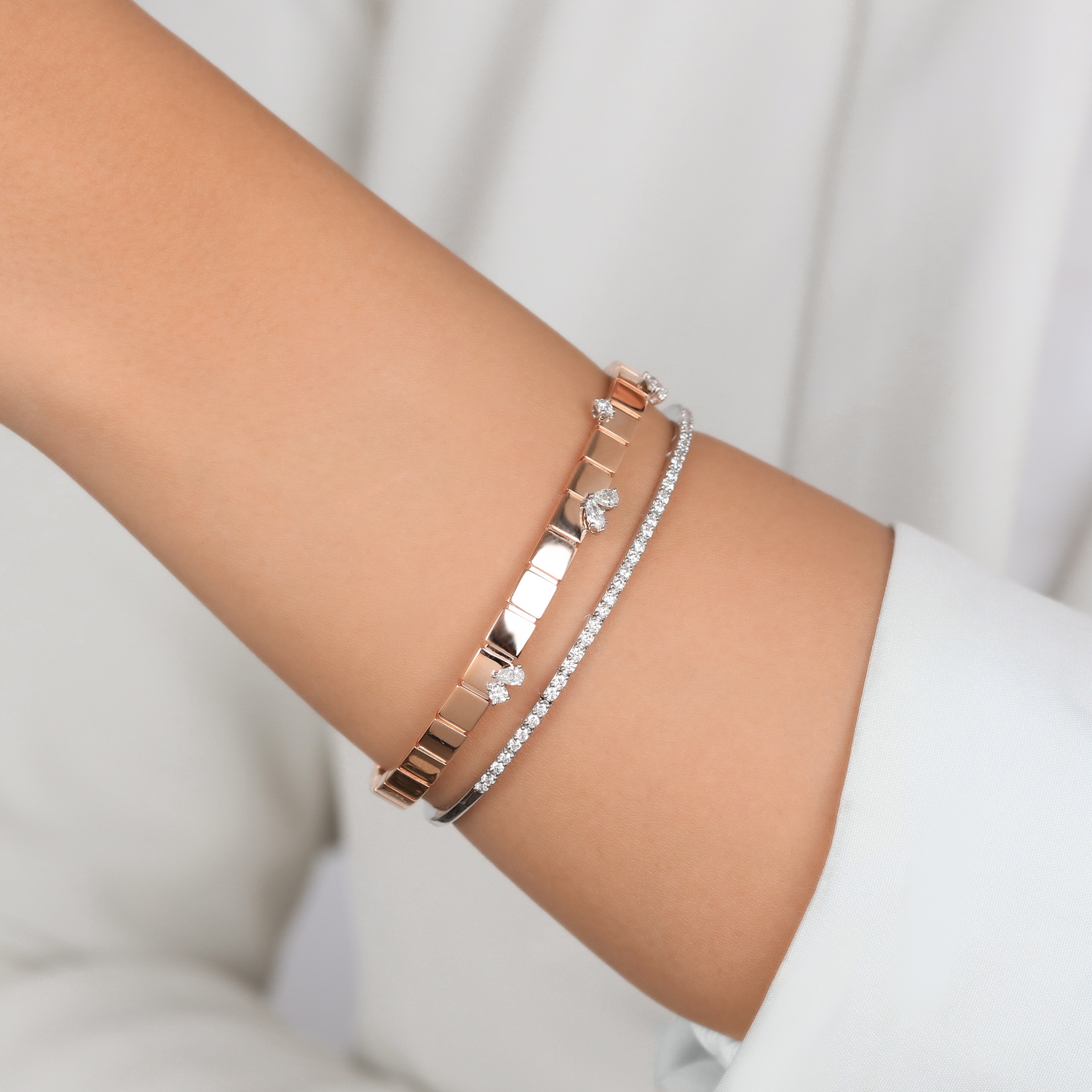 LUST BANGLE