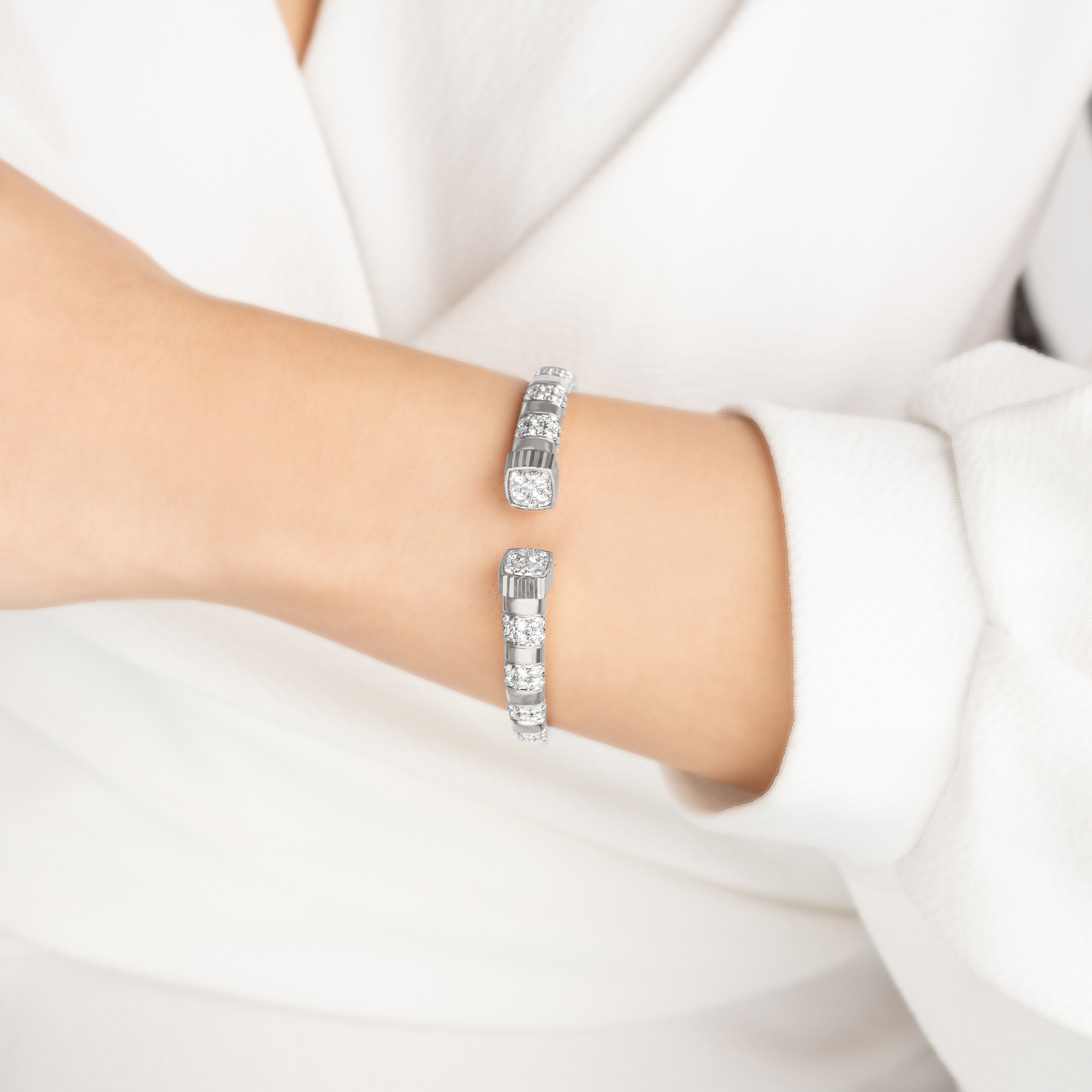 STELLAROSA BANGLE