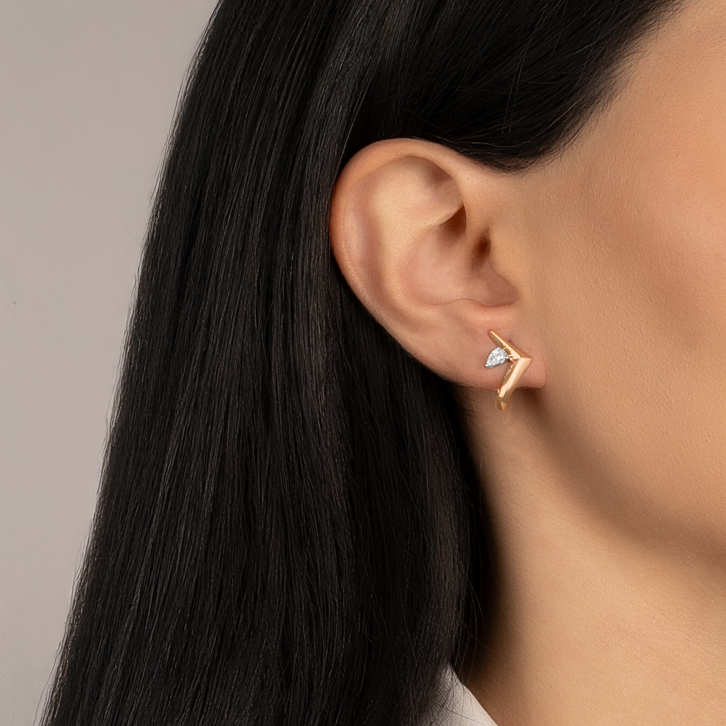 LUST EARRING