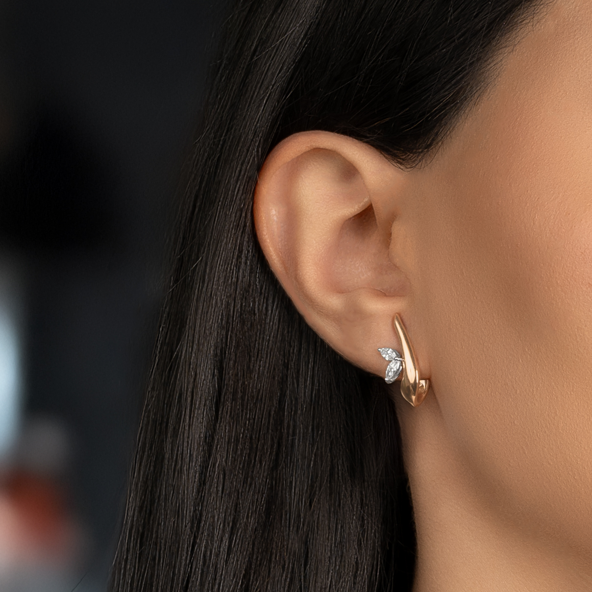 LUST EARRING