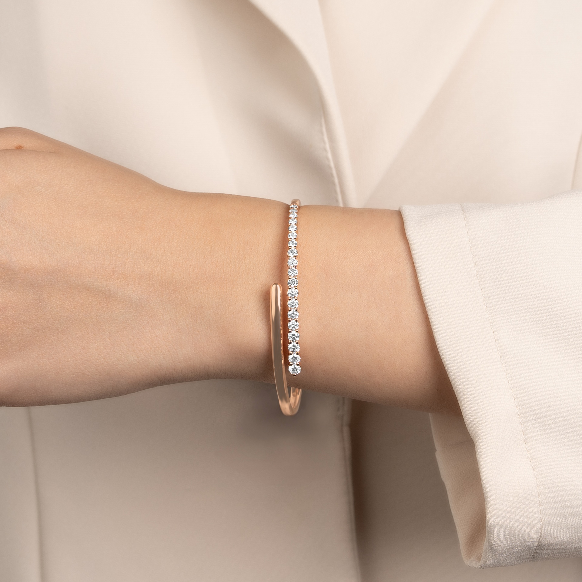 LUSSO BANGLE