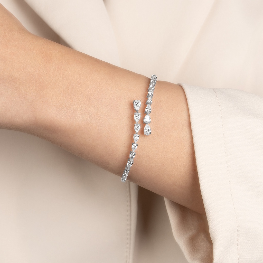 HIGH JEWELRY BANGLE