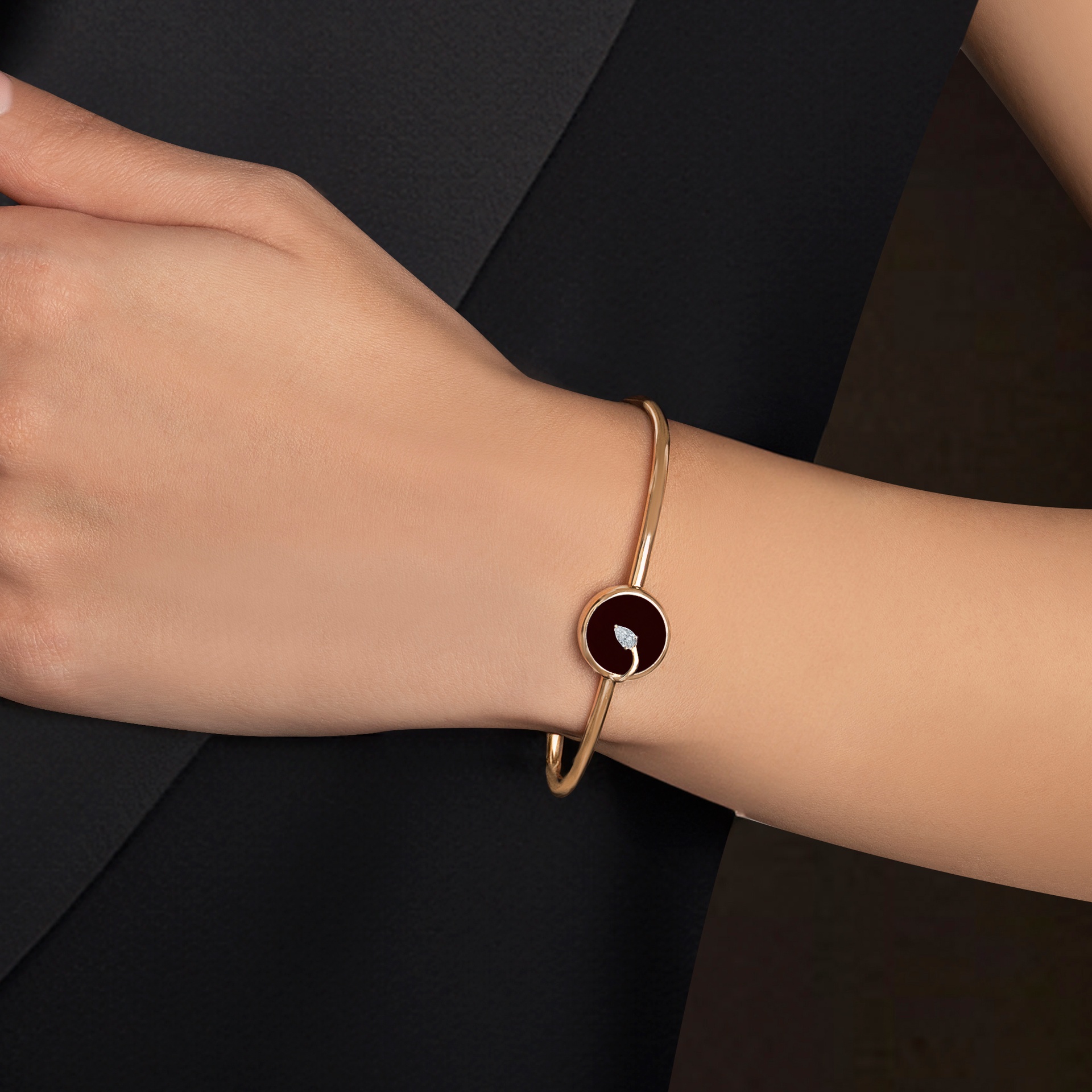 CODA di LEONE BANGLE