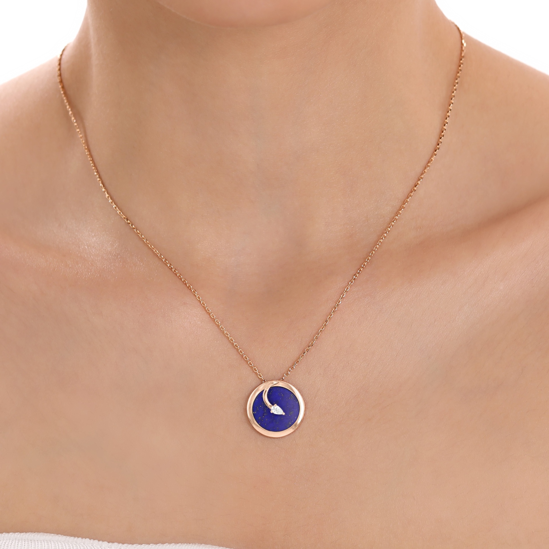 CODA di LEONE PENDANT (Medium Size)