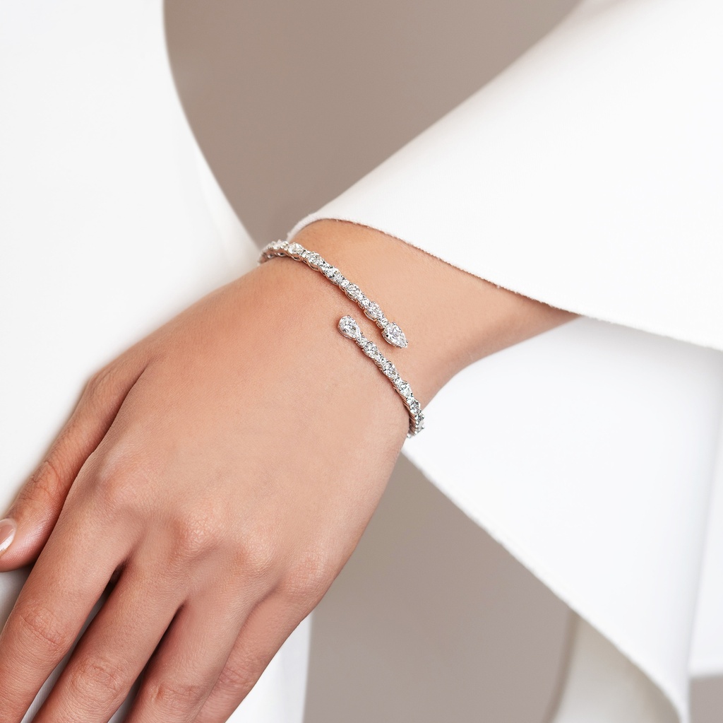 HIGH JEWELRY BANGLE