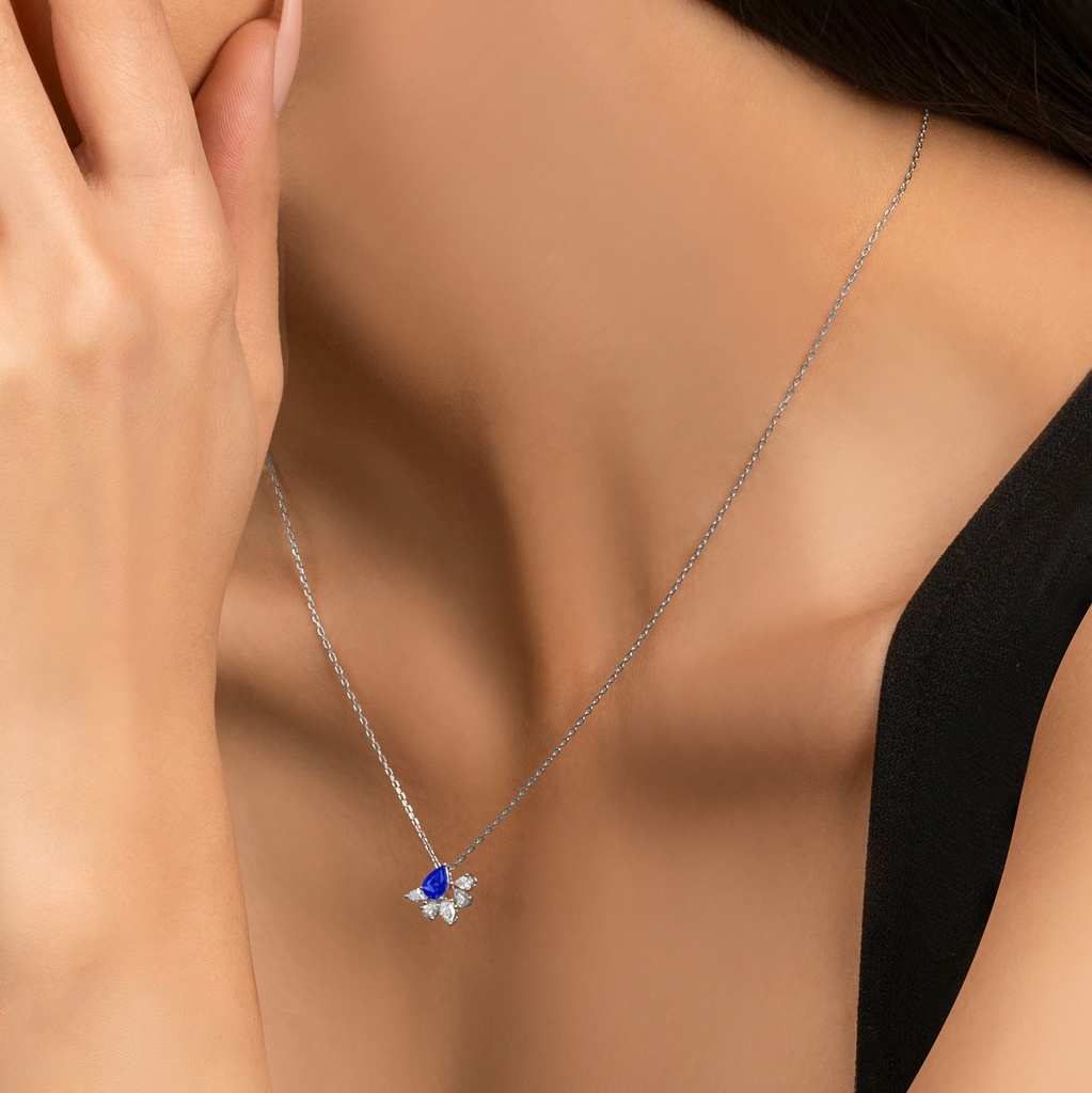 HIGH JEWELRY PENDANT