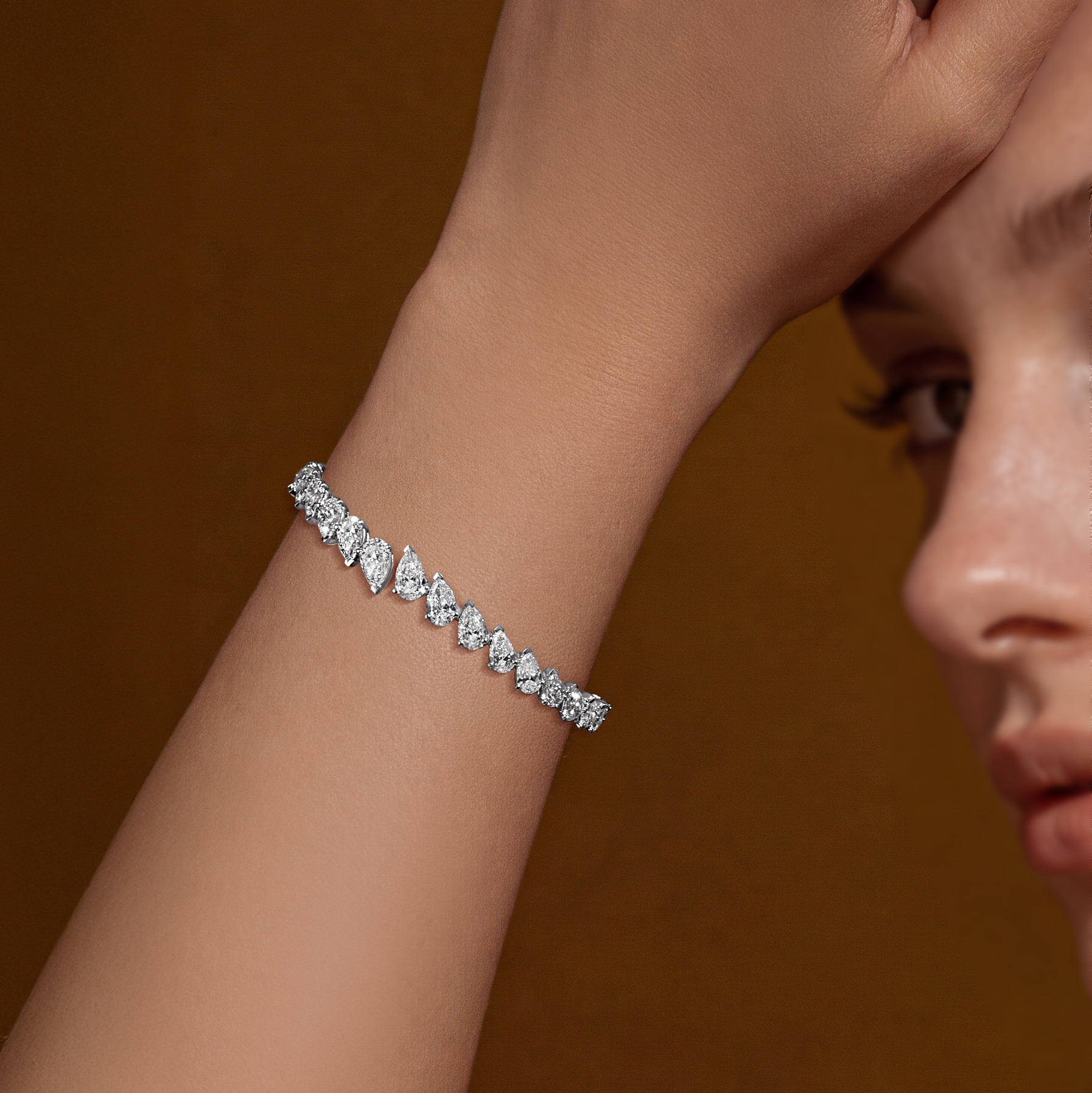 HIGH JEWELRY BANGLE