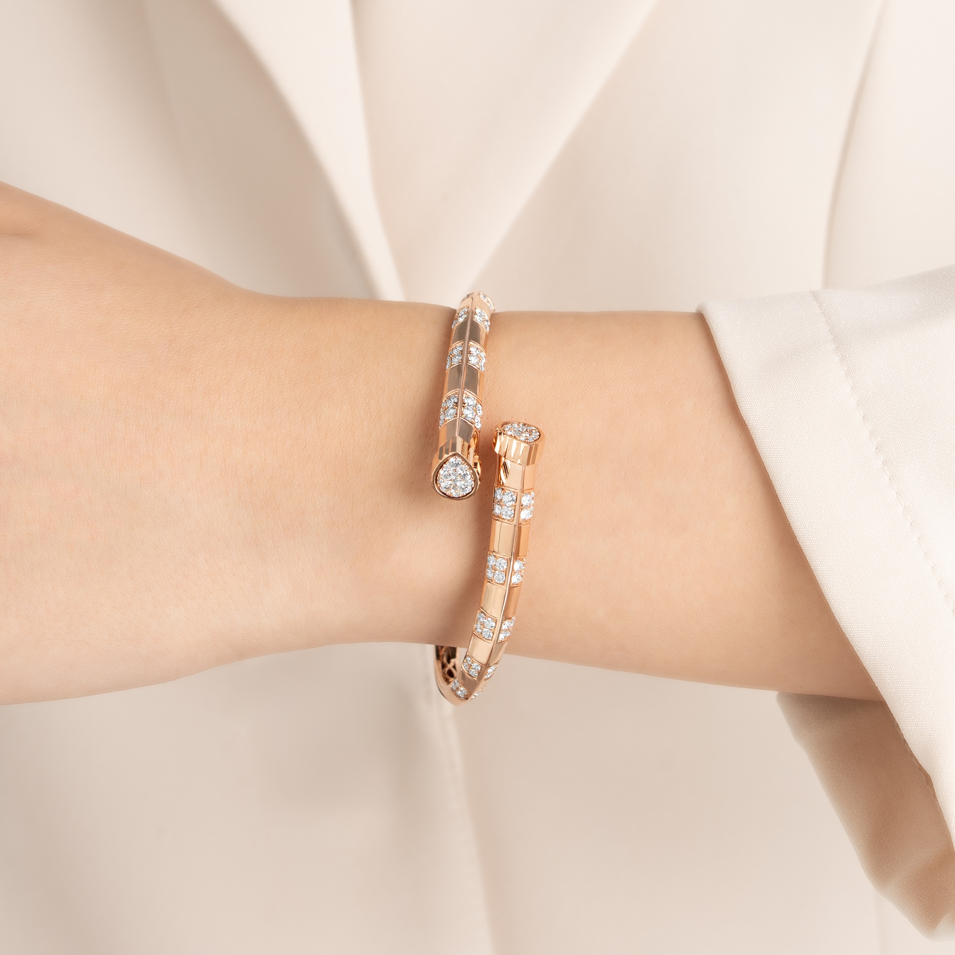 STELLAROSA BANGLE