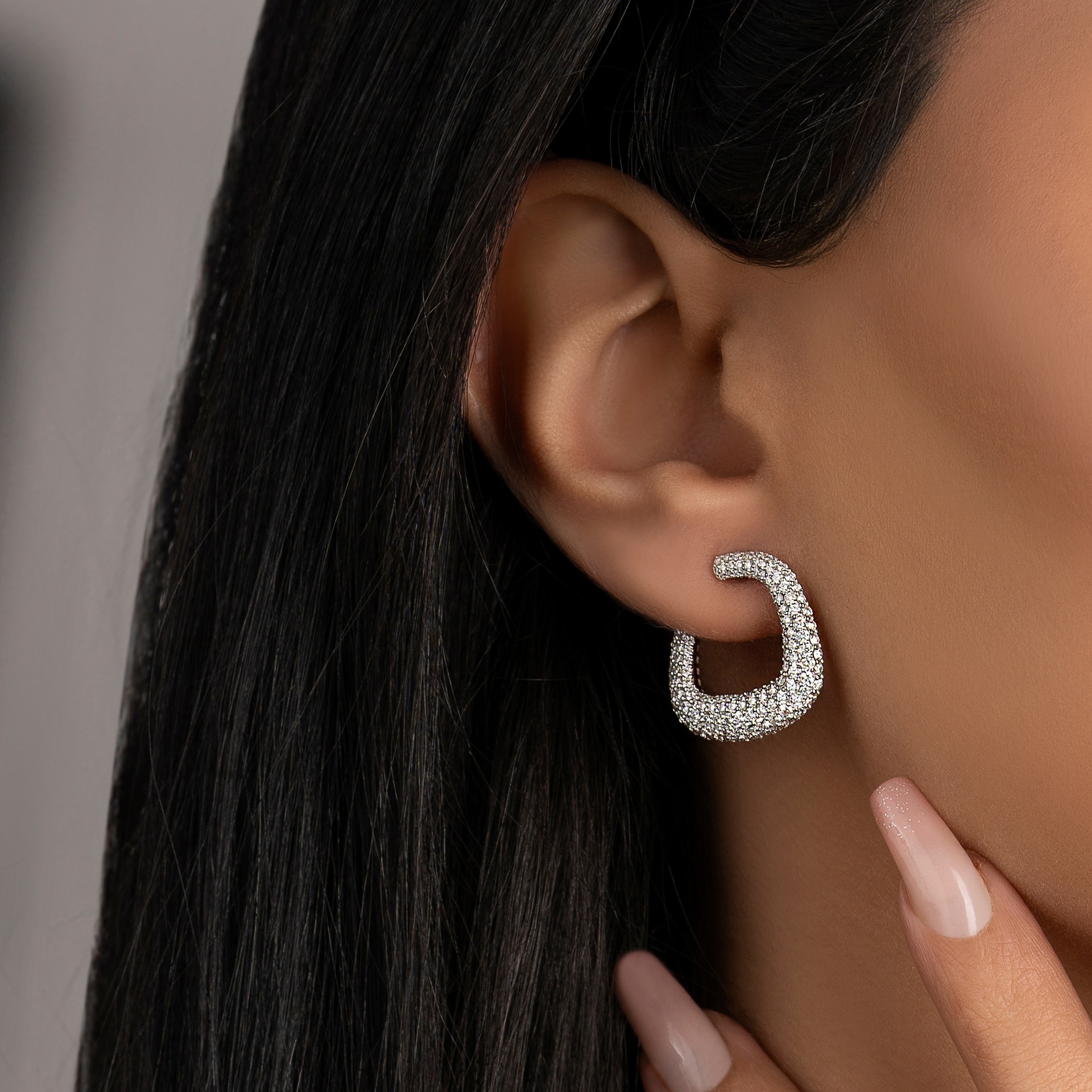 HIGH JEWELRY EARRING
